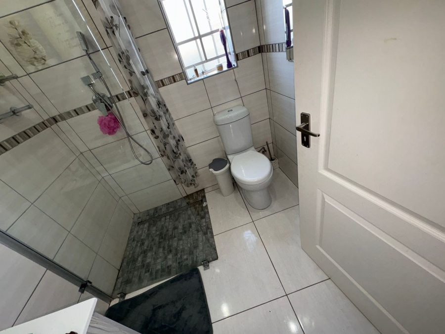 3 Bedroom Property for Sale in Waterkloof East North West